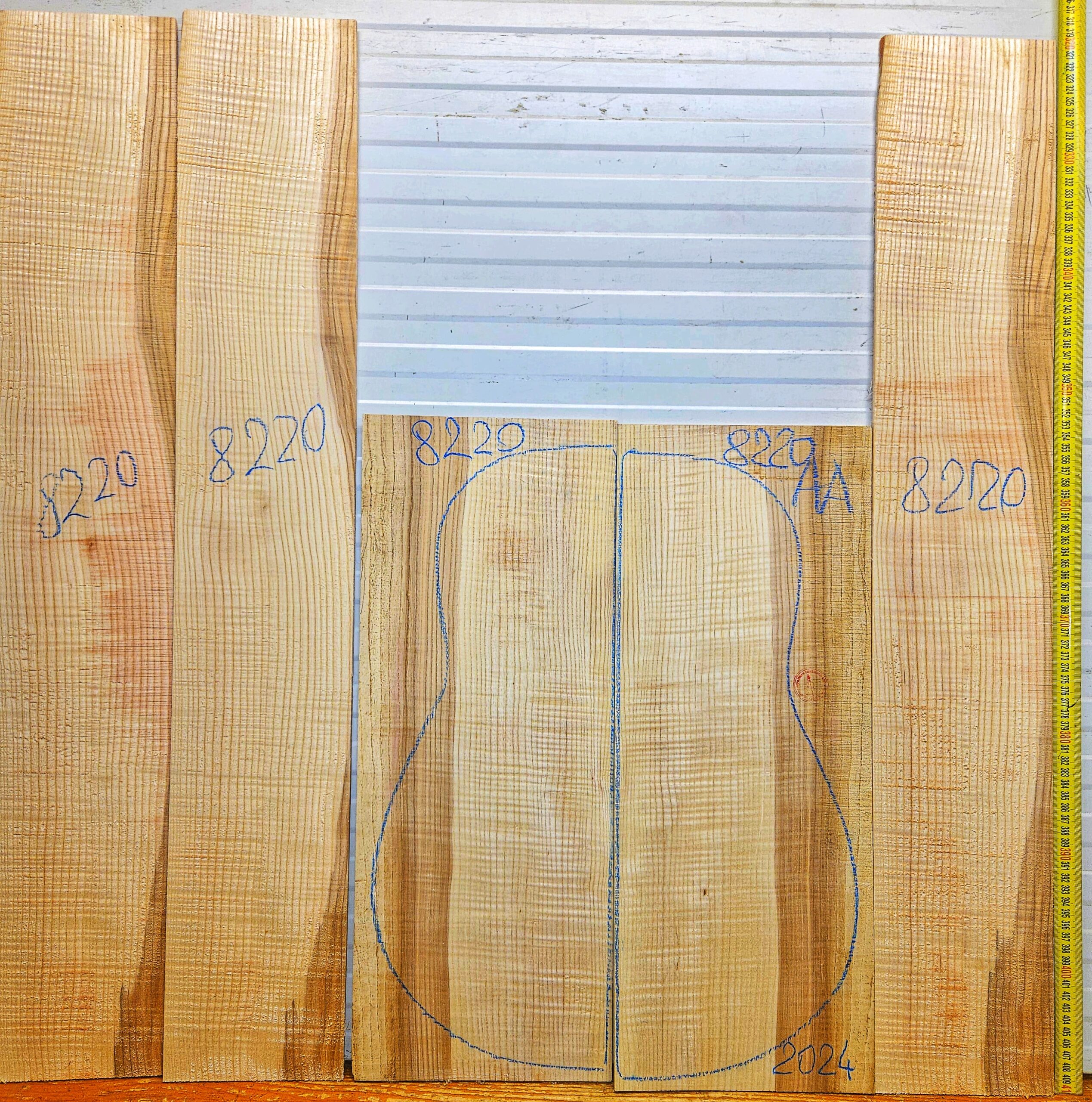 Guitar western No.8220 Back and Sides