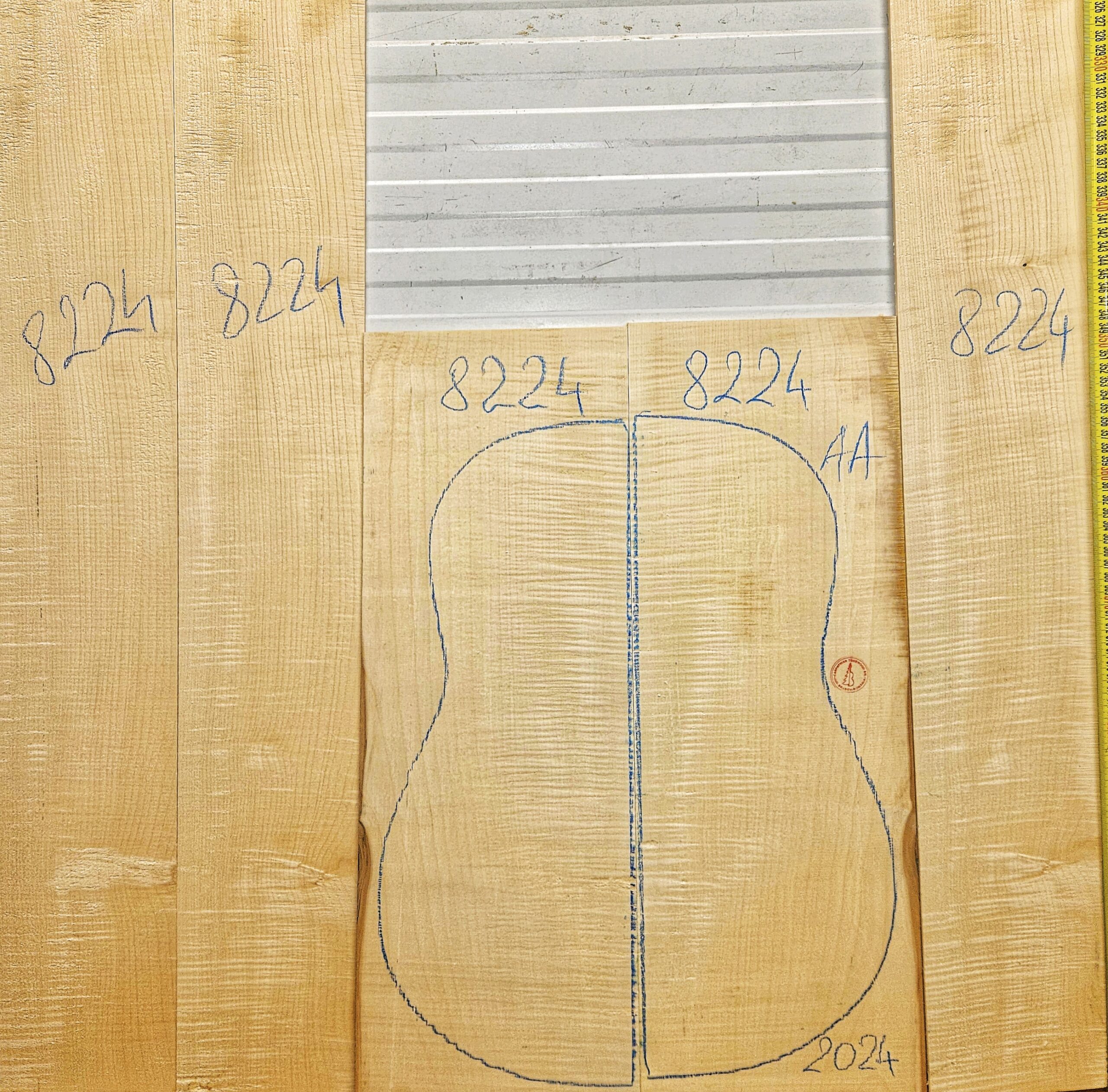 Guitar western No.8224 Back and Sides