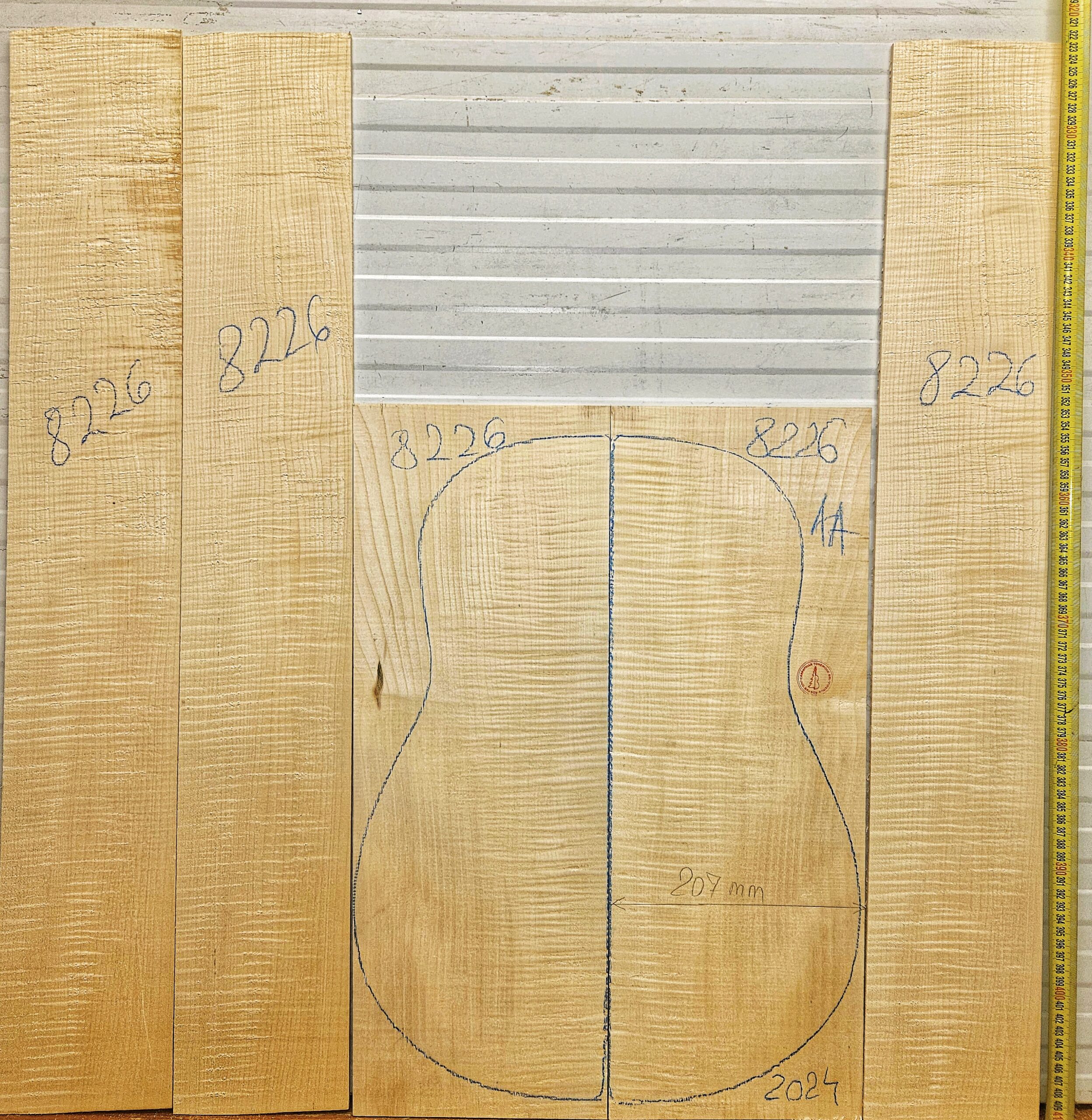 Guitar western No.8226 Back and Sides