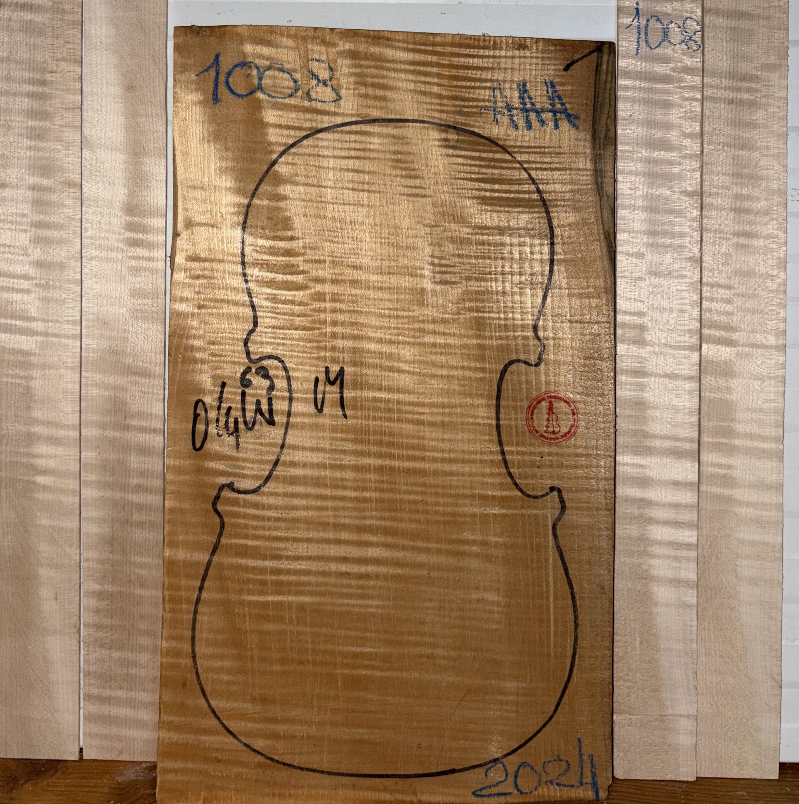 Violin No.1008 One piece Back and Sides