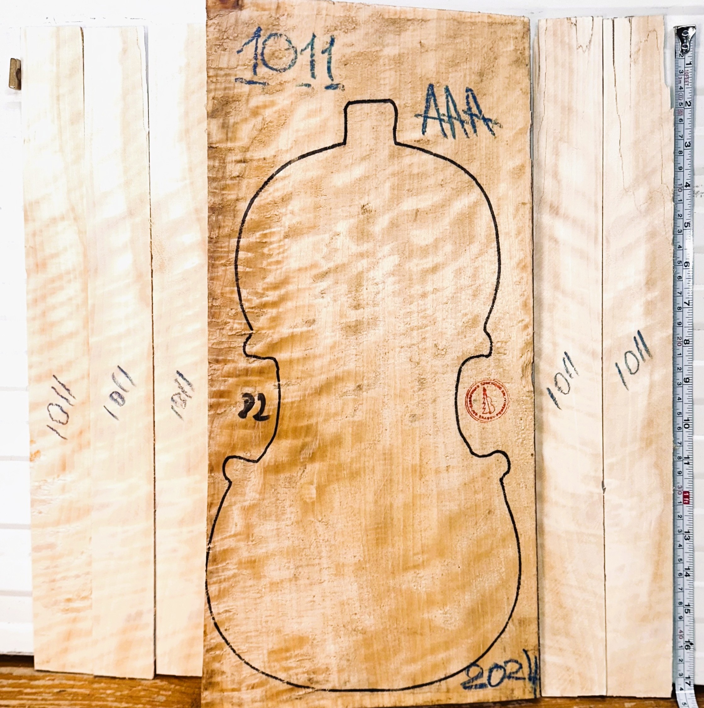 Violin No.1011 One piece Back and Sides