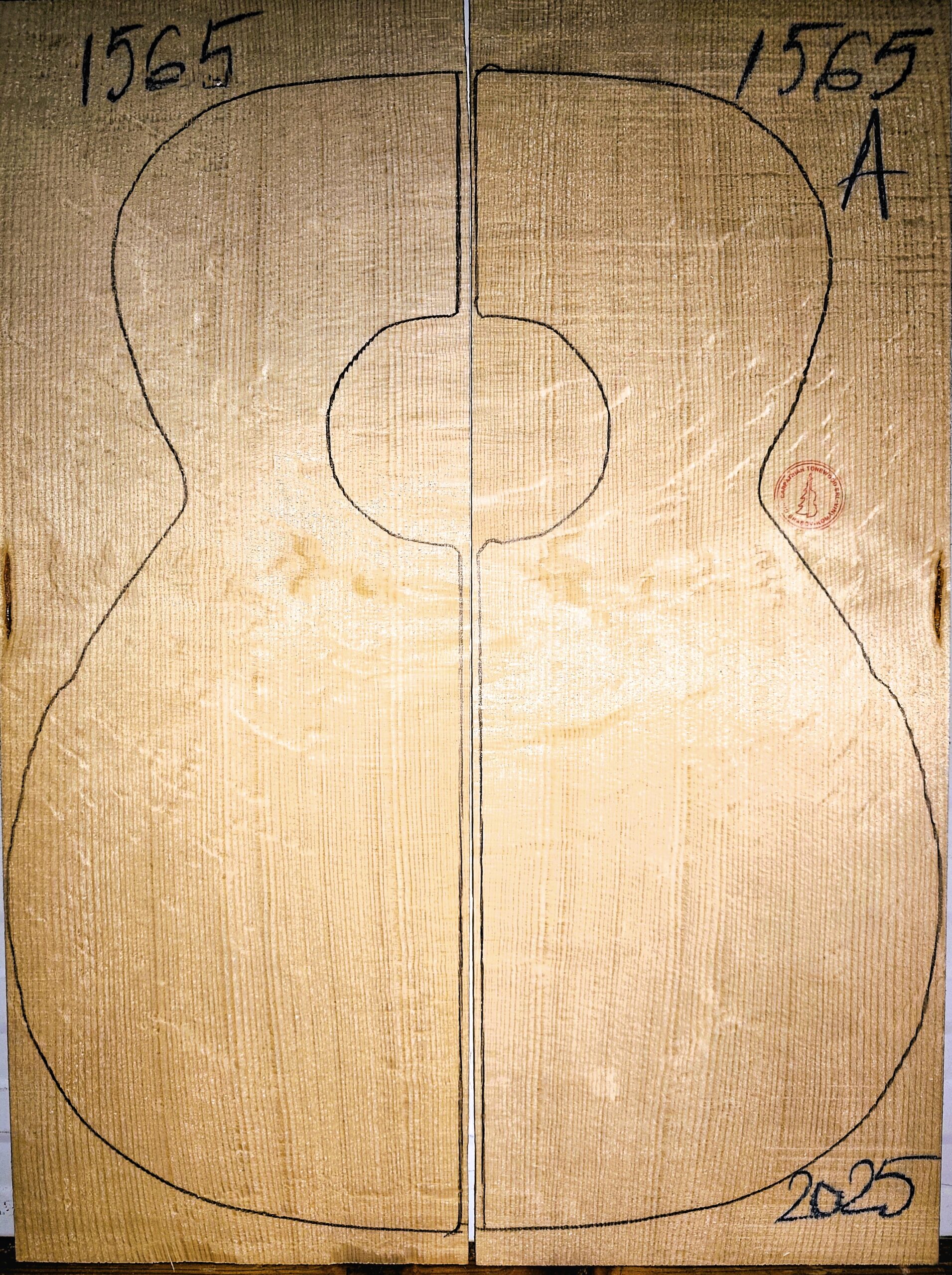 Guitar classical No.1565 Top