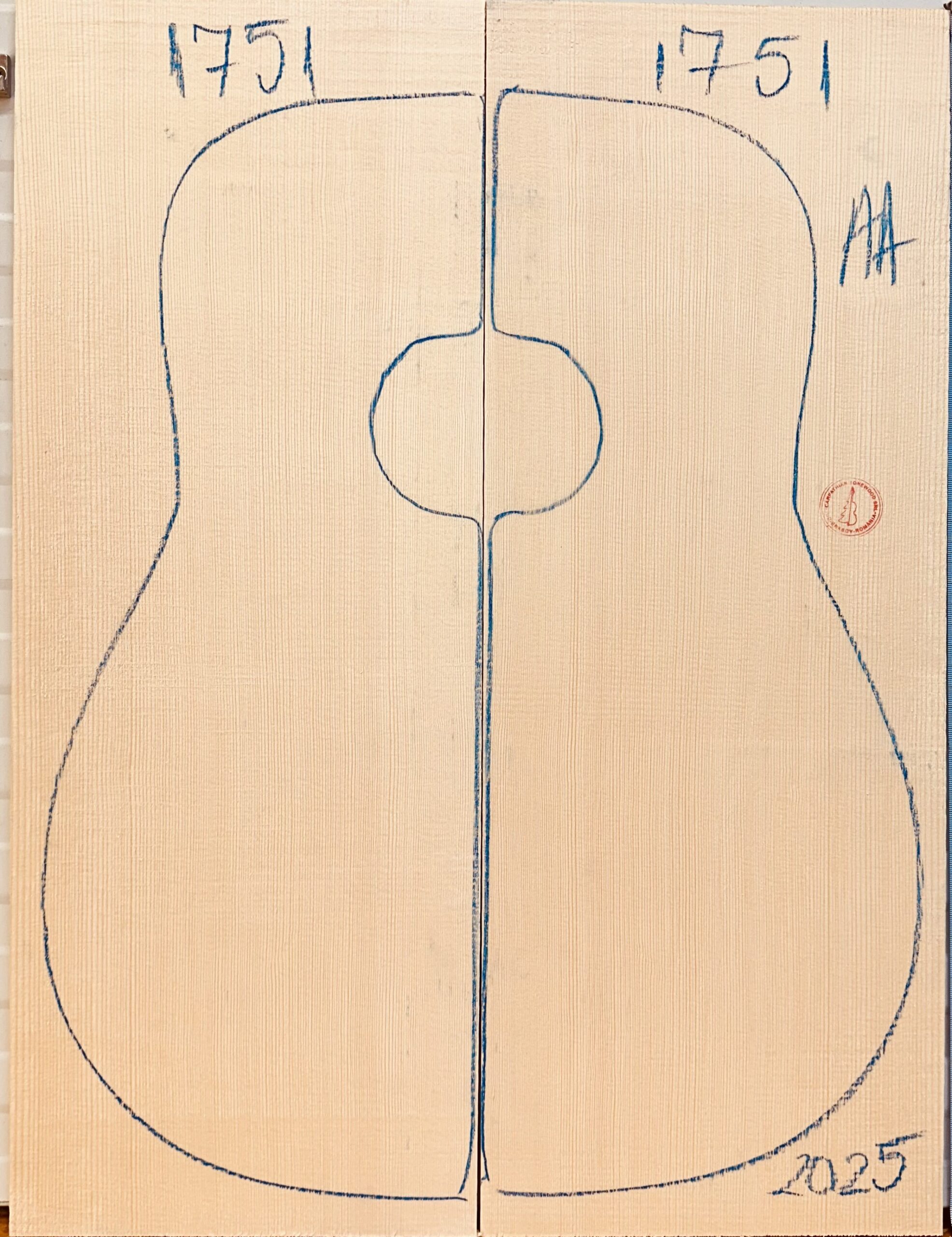 Acoustic Guitars No.1751 Top