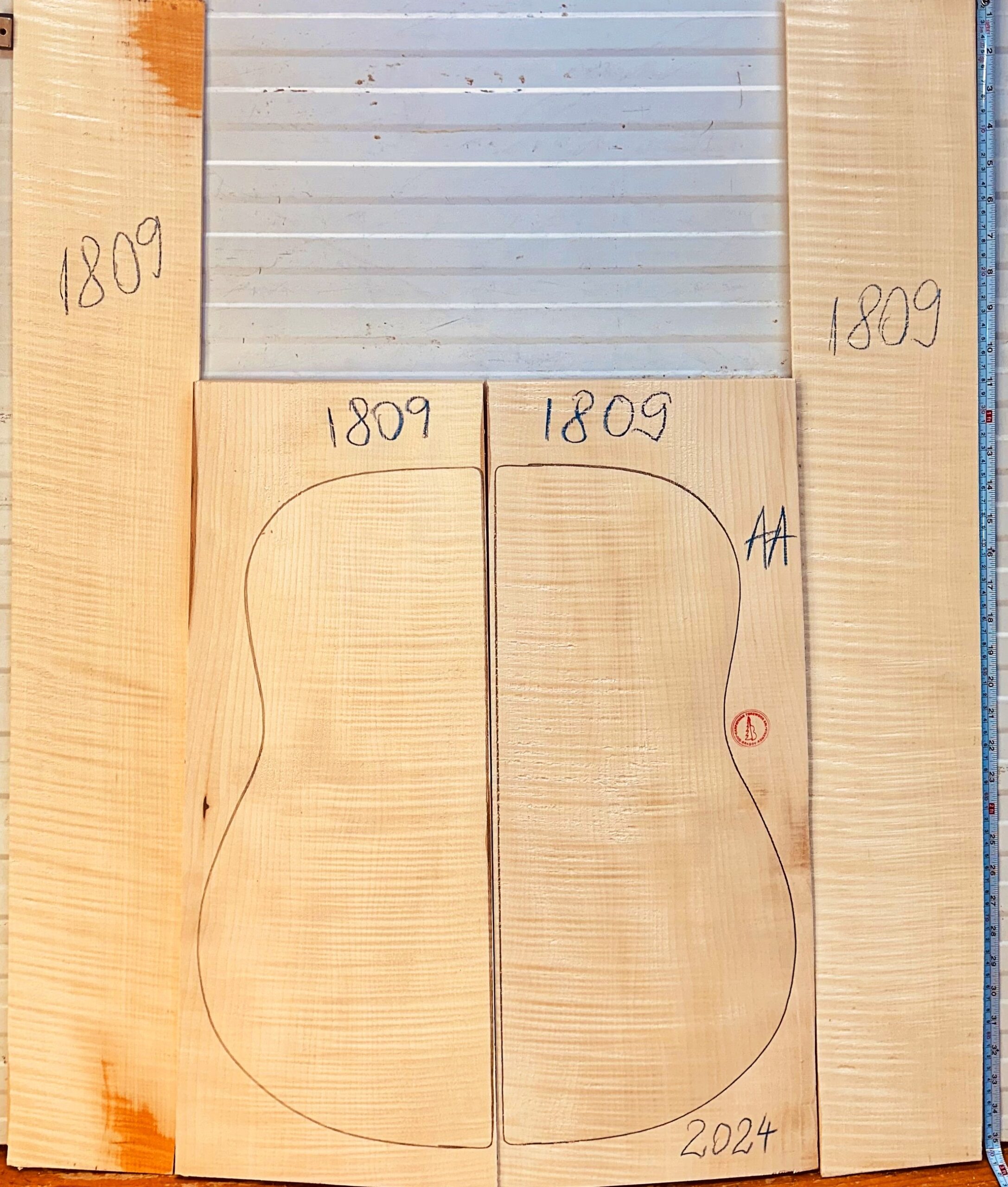 Archtop Guitar No.1809 Back and Sides