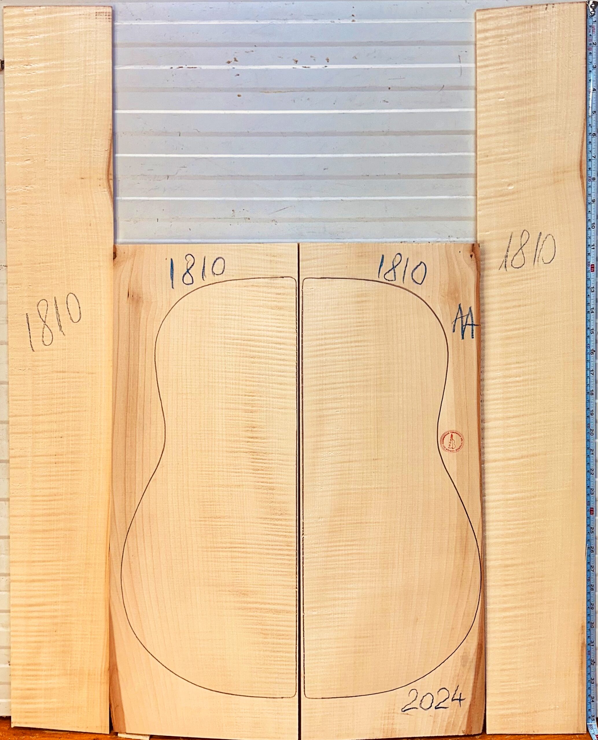 Archtop Guitar No.1810 Back and Sides