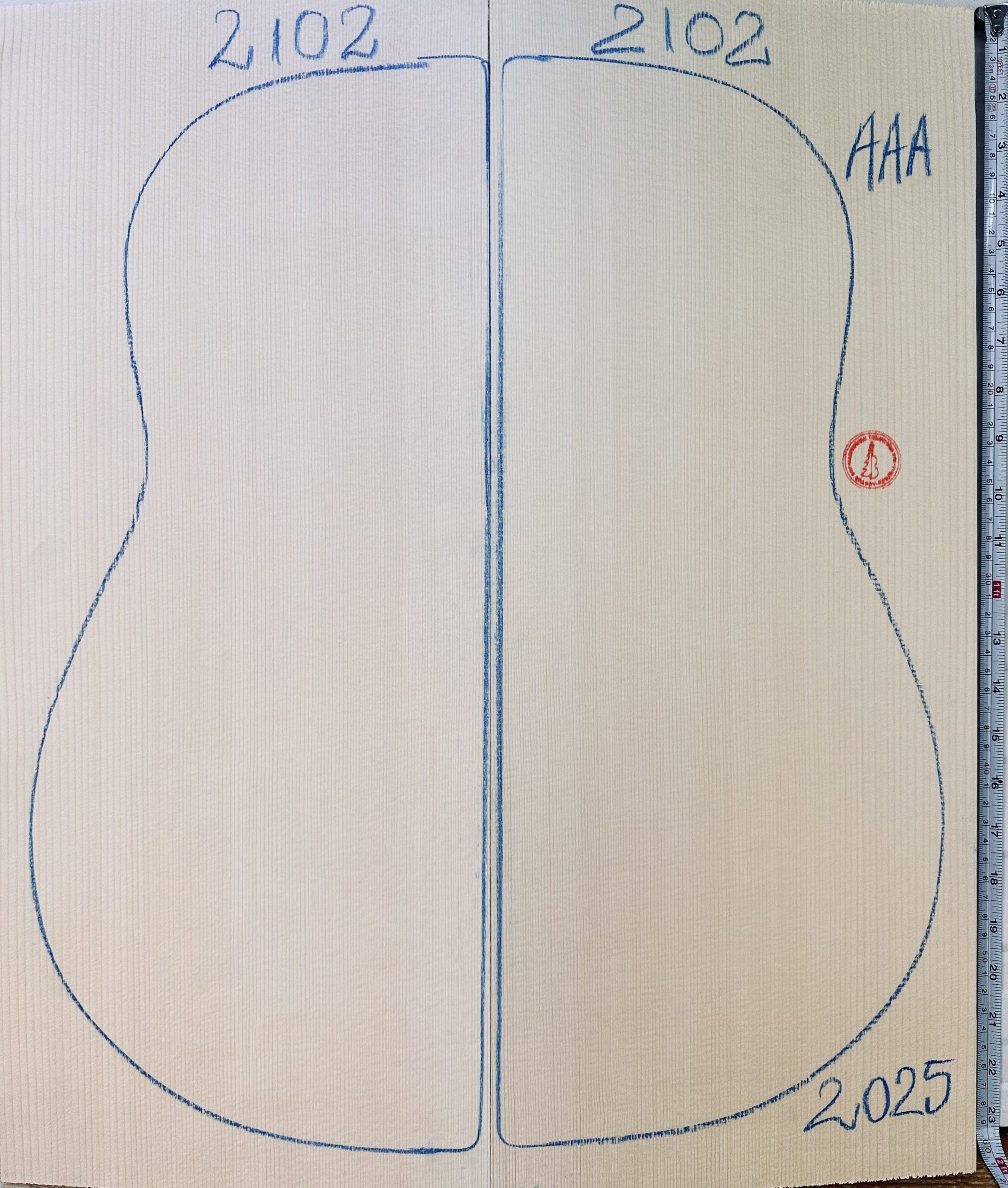 Guitar archtop No.2102 Top