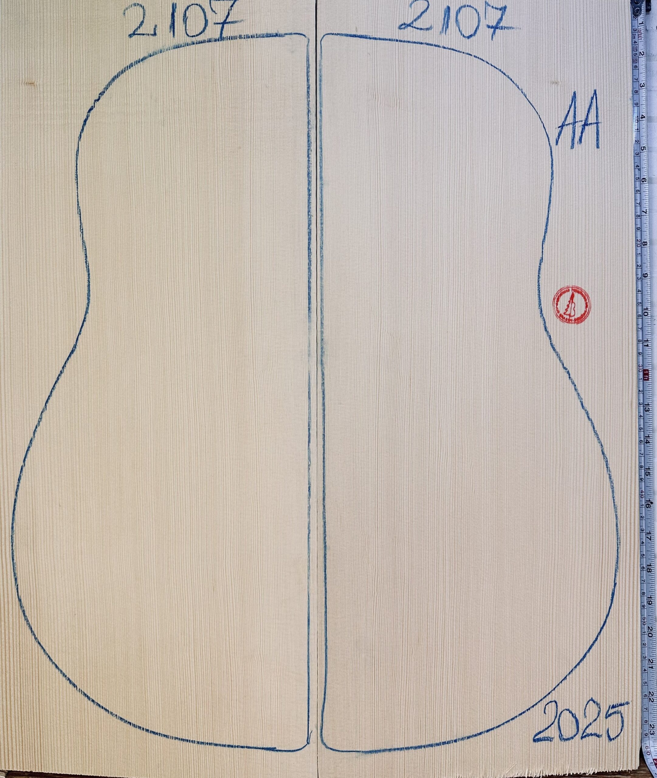 Guitar archtop No.2107 Top