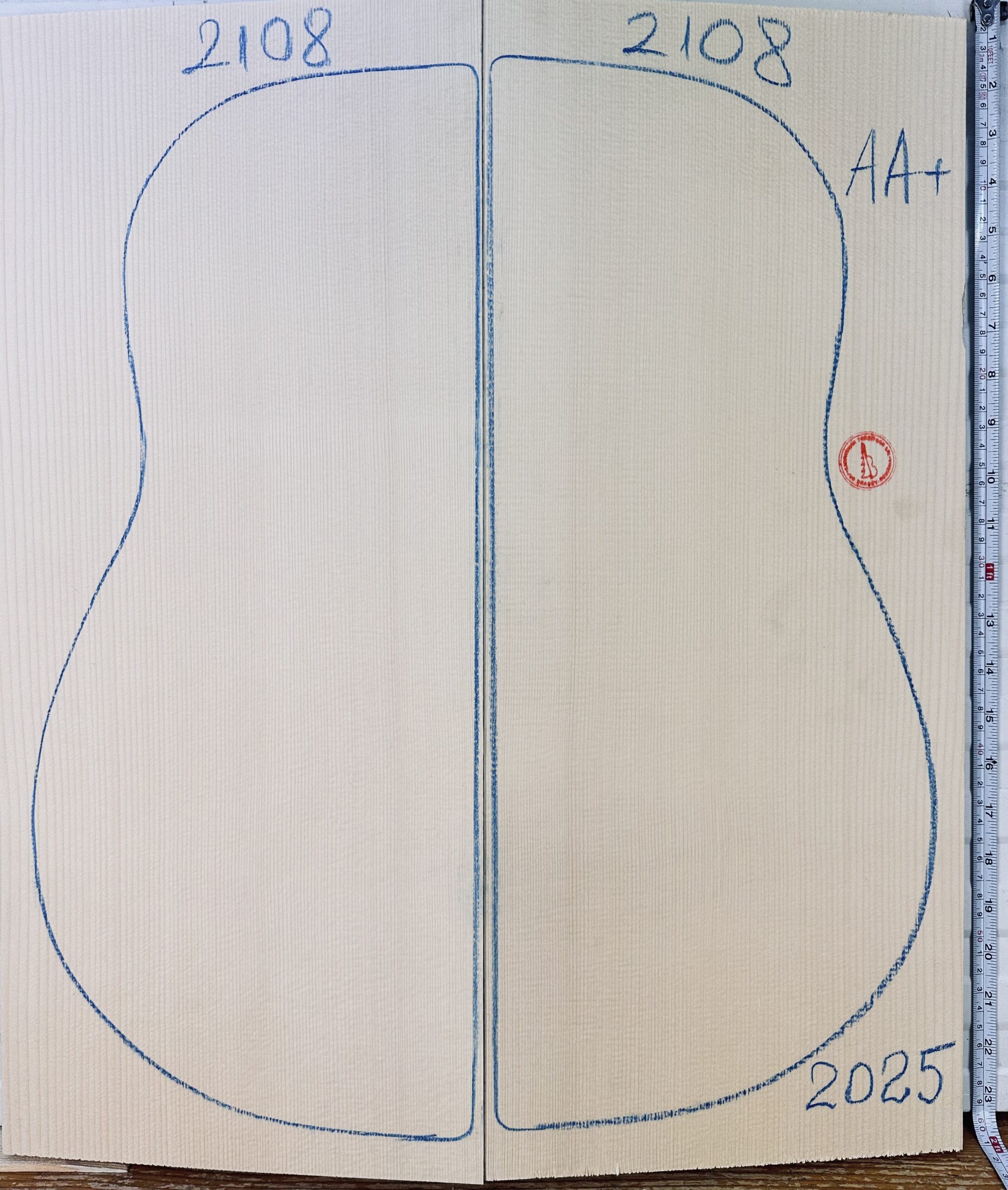 Guitar archtop No.2108 Top