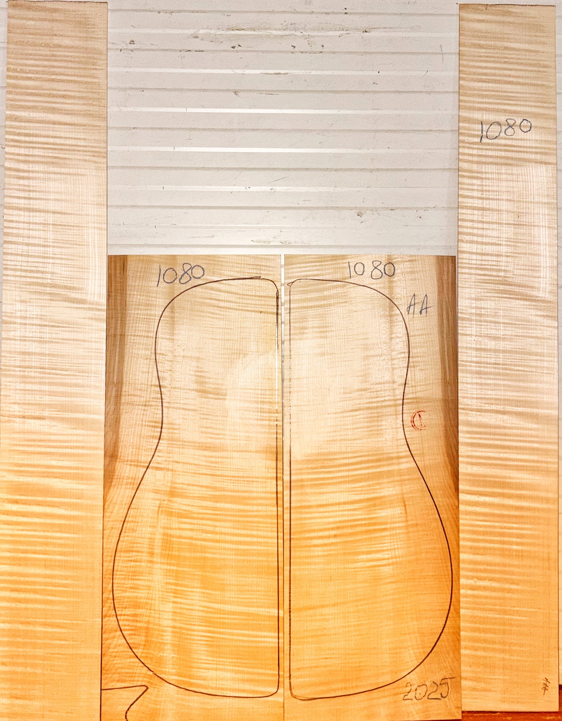 Guitar Acoustic No.1080 Back and Sides