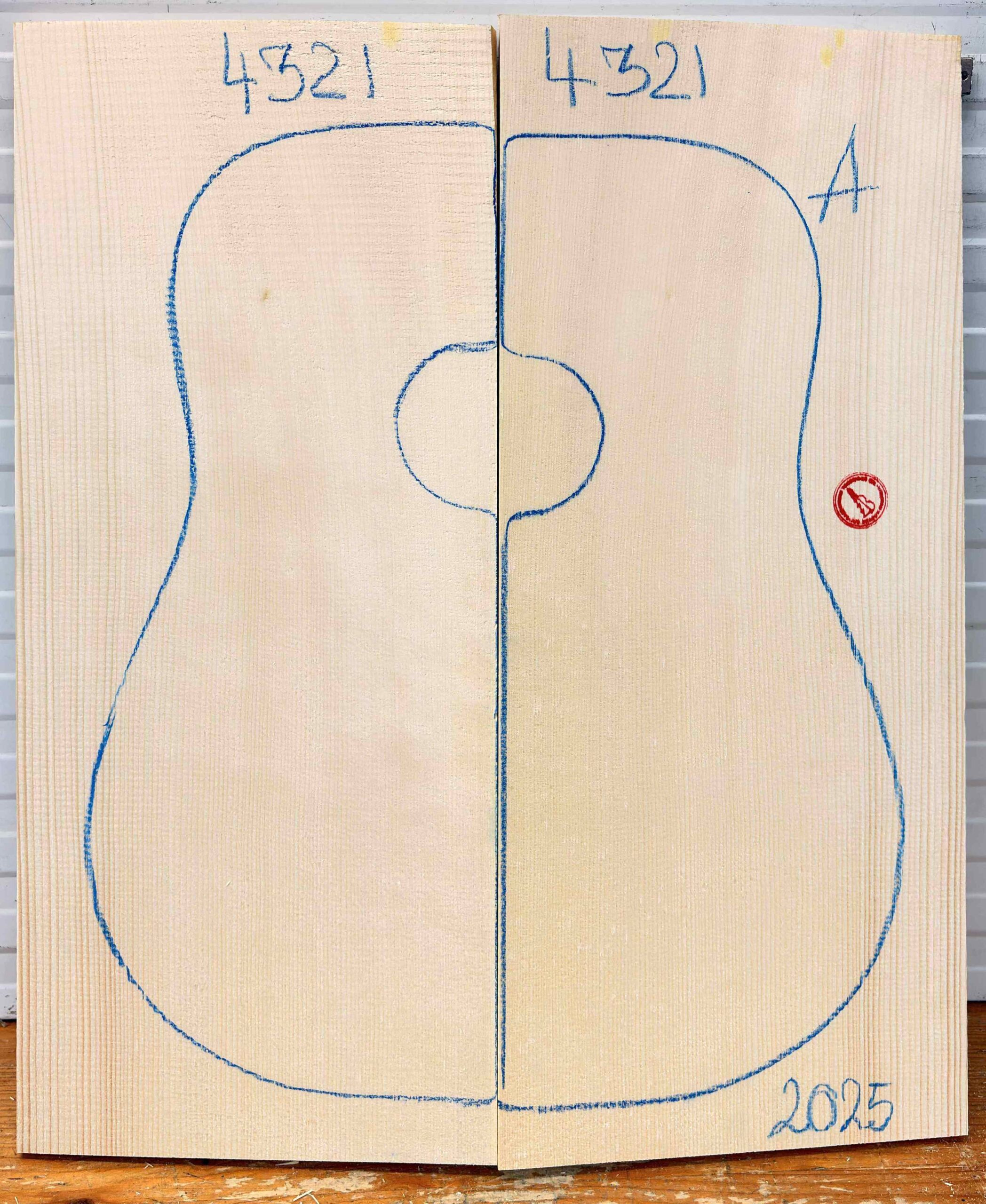 Guitar archtop No.4321 Top
