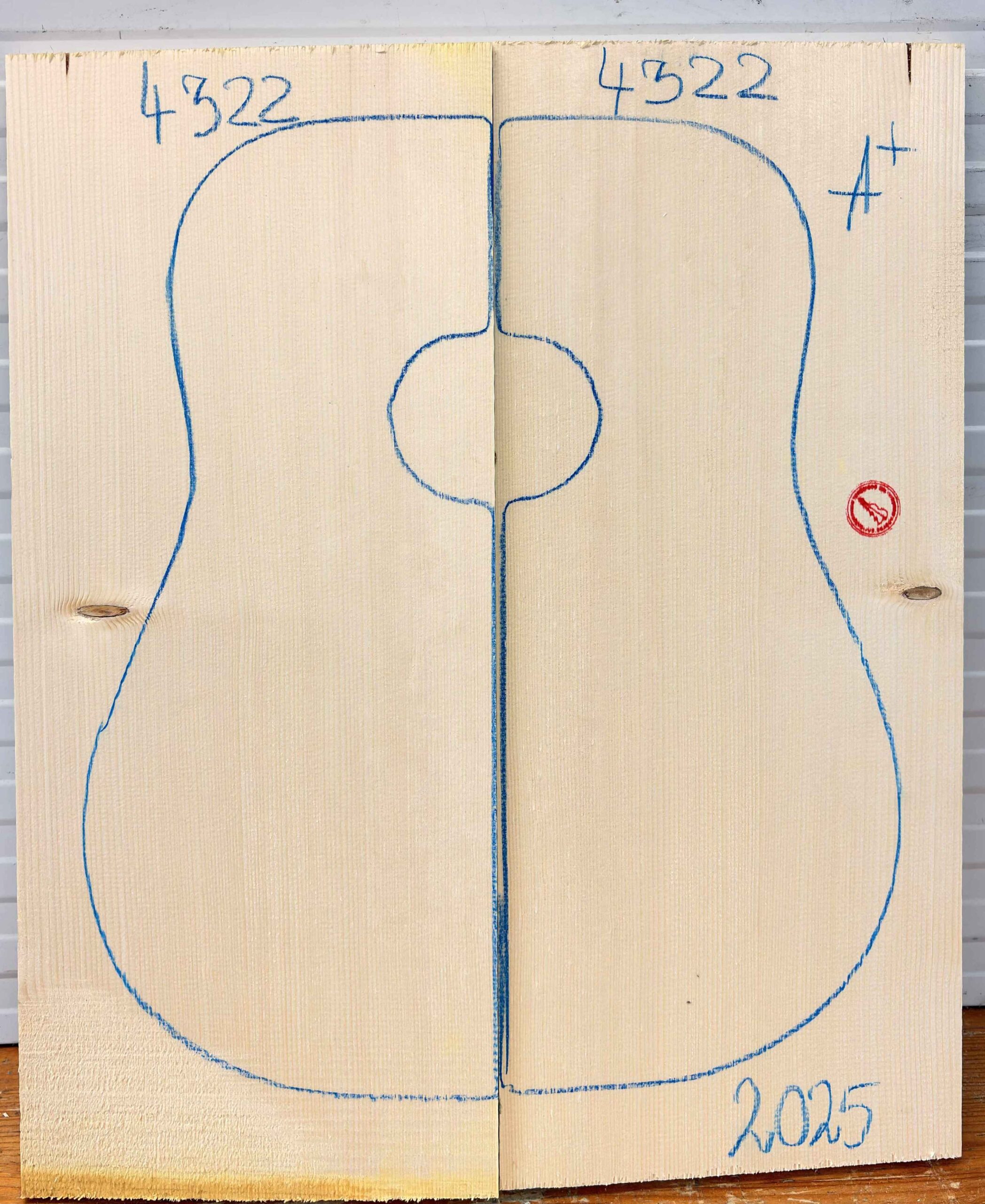 Guitar archtop No.4322 Top
