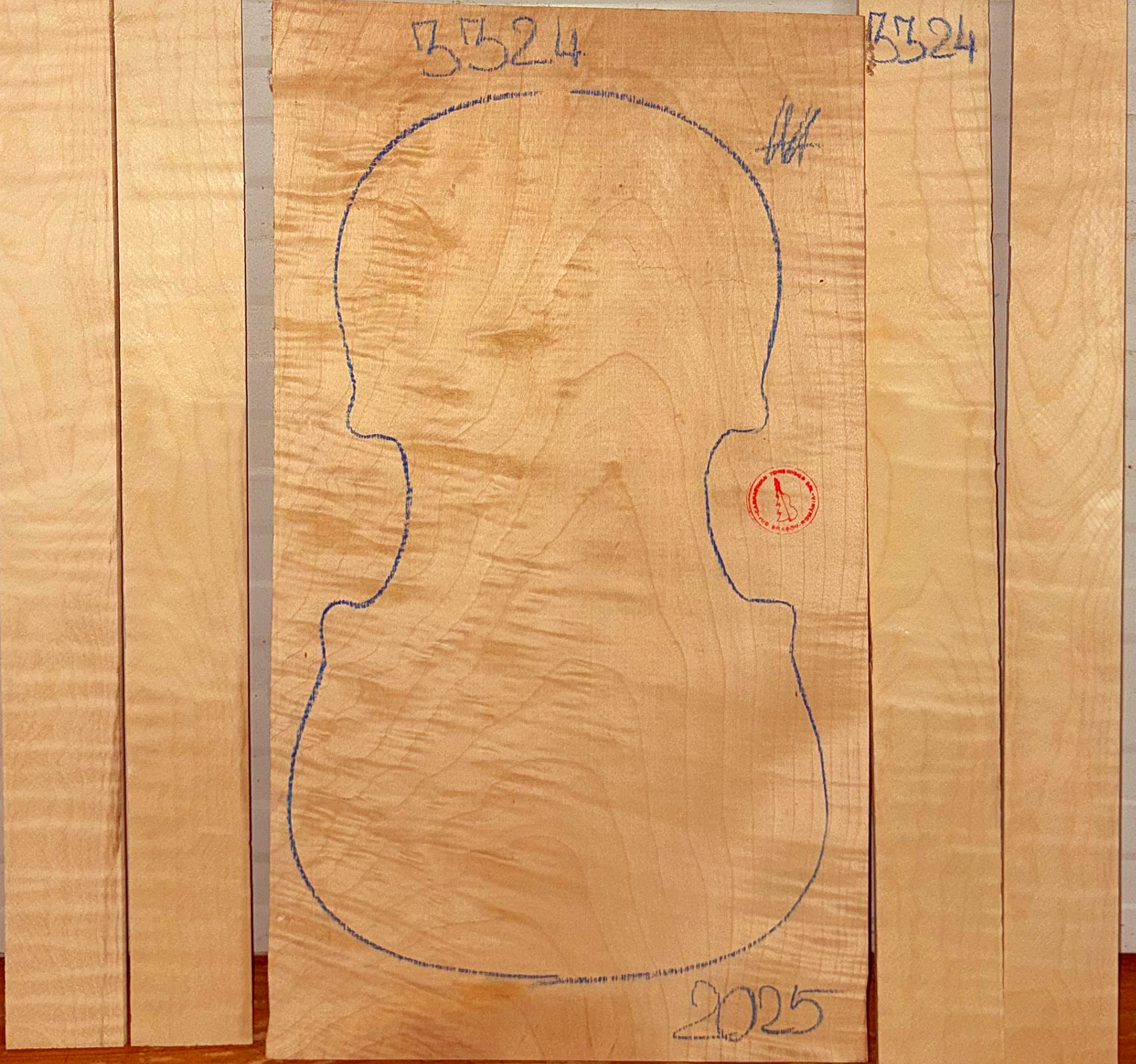 Violin No.3324 One piece Back and Sides