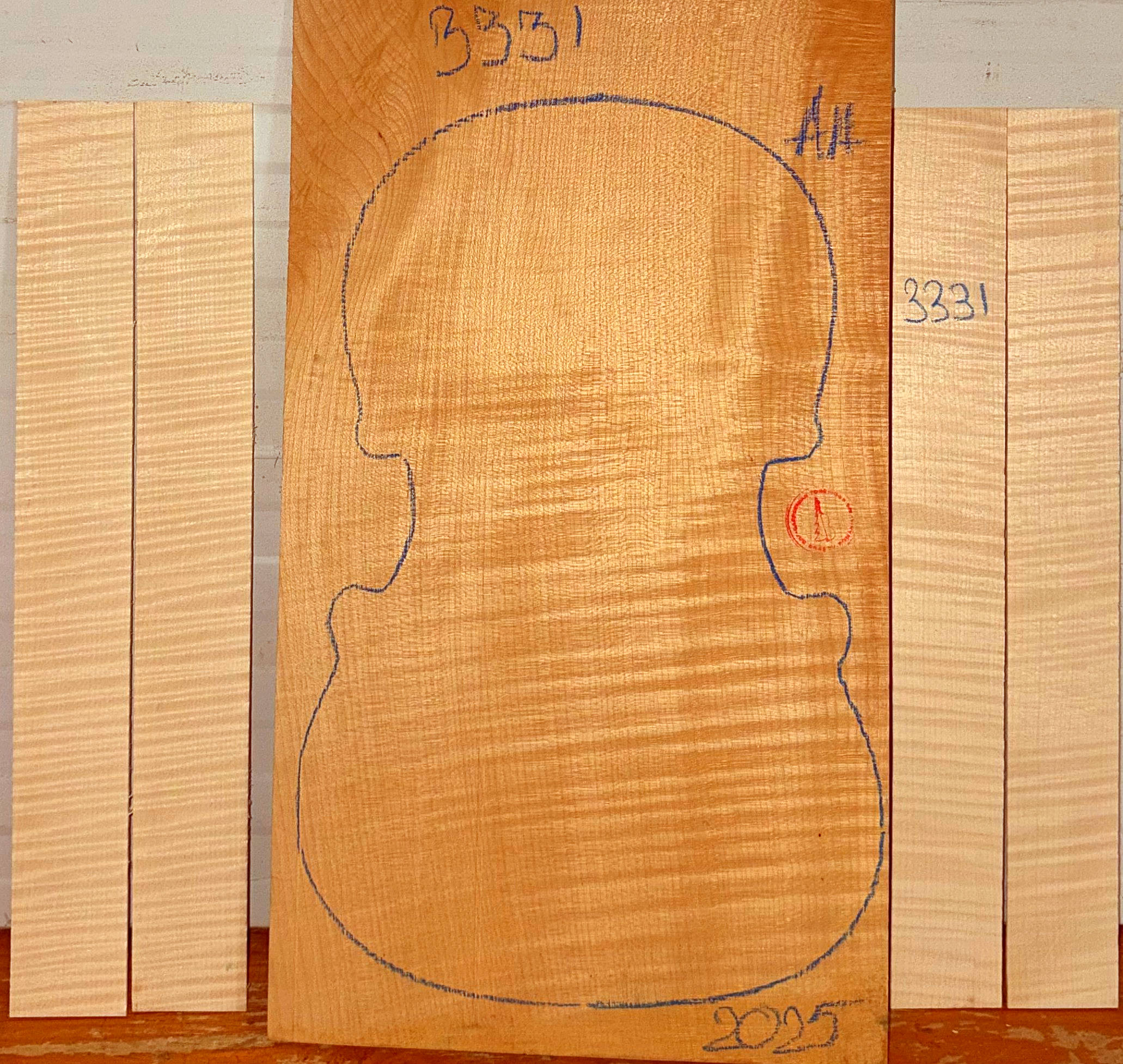 Violin No.3331 One piece Back and Sides